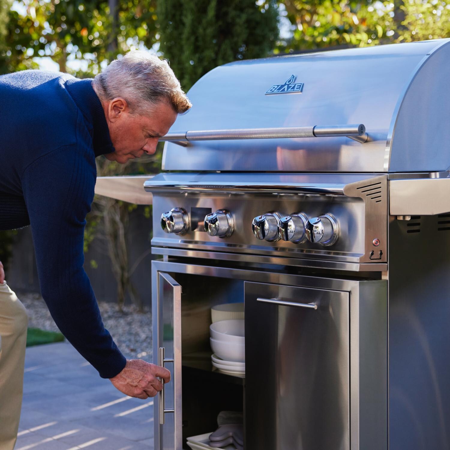 Blaze BLZ-4LTEPRO-CART-LTSC LTE PRO 32-Inch 4-Burner Gas Grill Cart - Inside View - Detail thumbnail