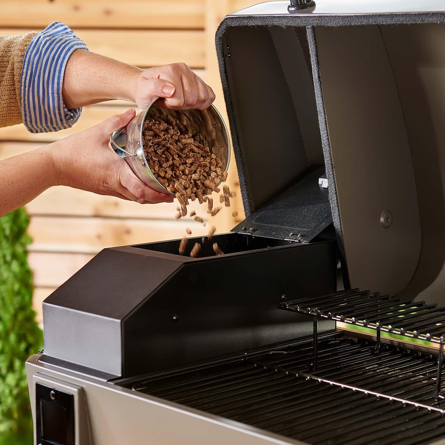 TYTUS TDT-GHS-SMOK Emberwood Pellet Smoker - Hopper - Detail thumbnail