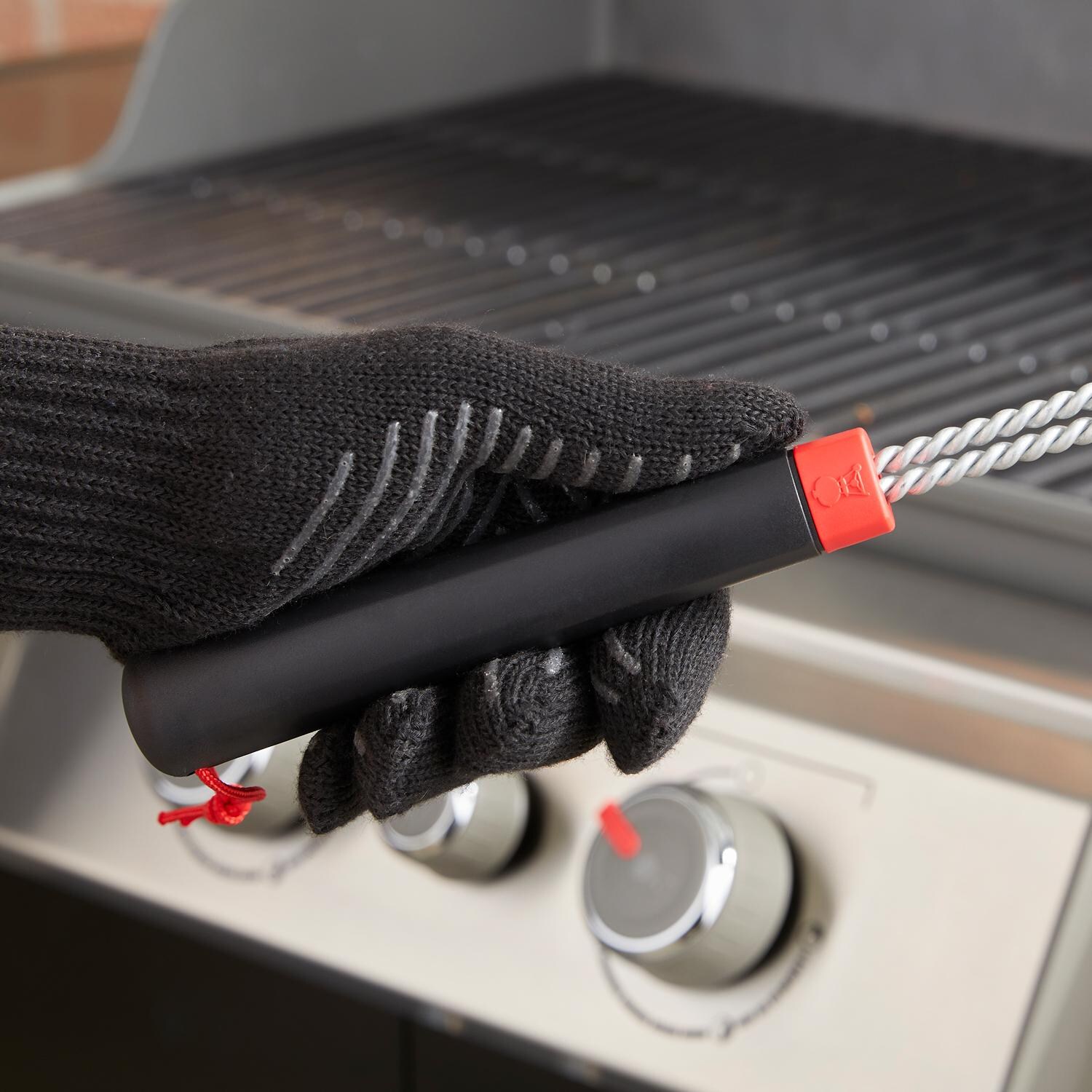 Weber 6278 18-Inch Three-Sided Grill Brush - Handle Detail thumbnail