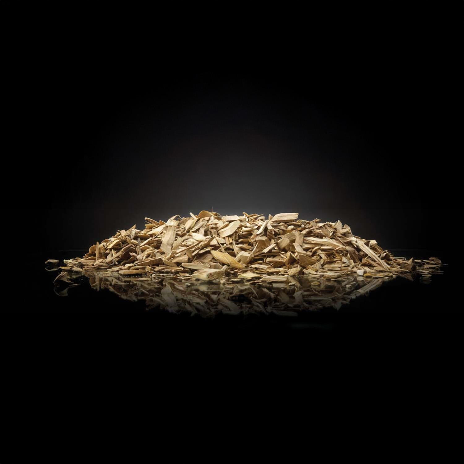 Napoleon 67002 Maple Wood Chips - Spread Out - White Background thumbnail