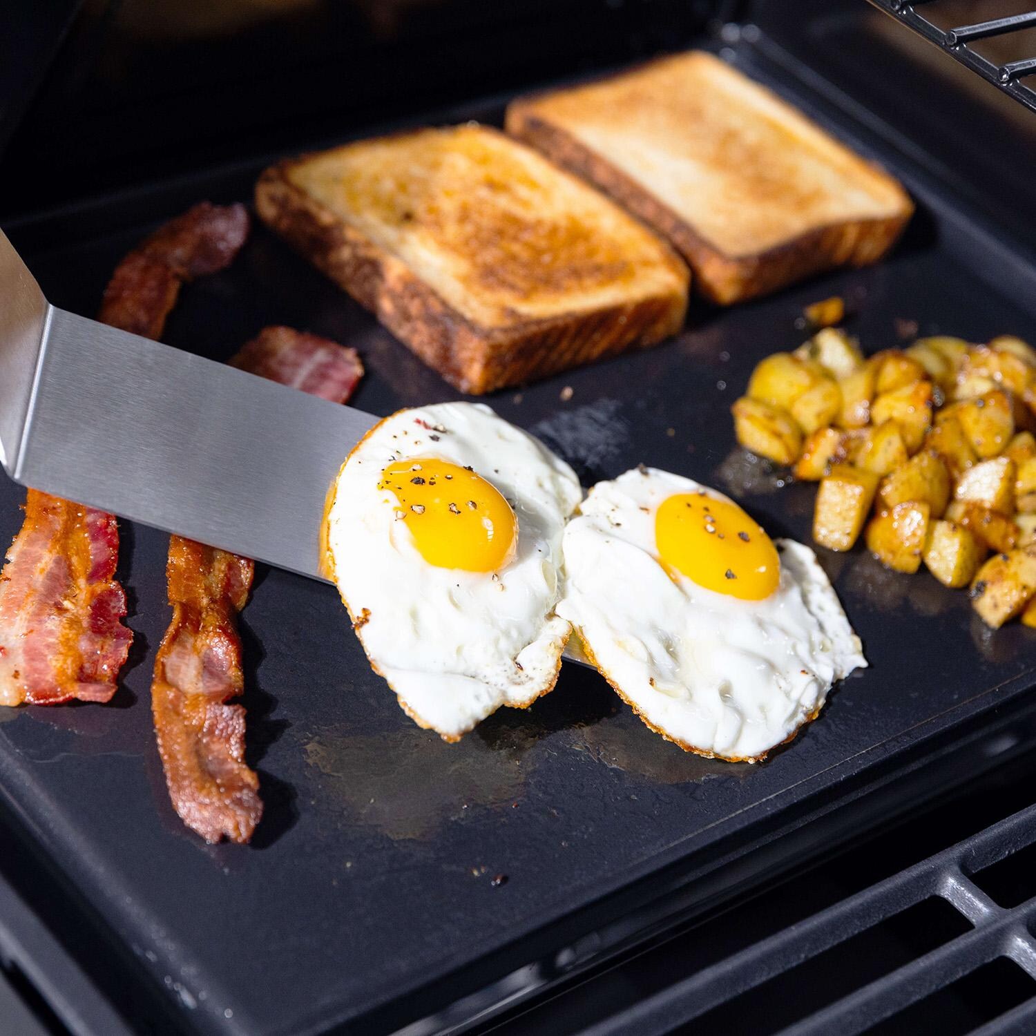 GrillPro Cast Iron Plancha - 91142 - Cooking - Lifestyle thumbnail
