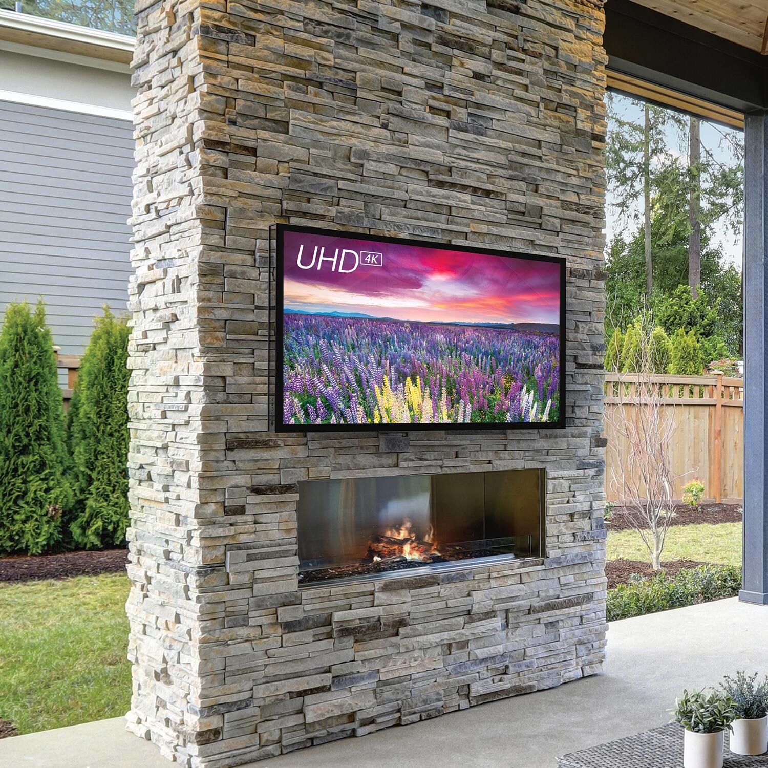 Seura SW-2 Slim Outdoor TV Wall Mount - Lifestyle thumbnail