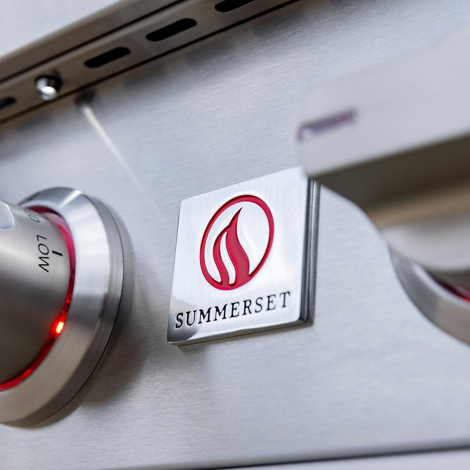 Summerset SZRPRO40L Sizzler Pro 40-in 5 Burner Built-In Propane Gas Grill w/ Rear Infrared Burner - Logo - Detail thumbnail
