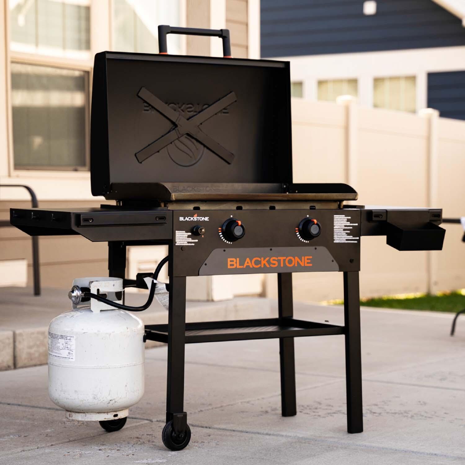 Blackstone 2367 Original 28-in Omnivore Griddle w/ Hood - Lifestyle thumbnail