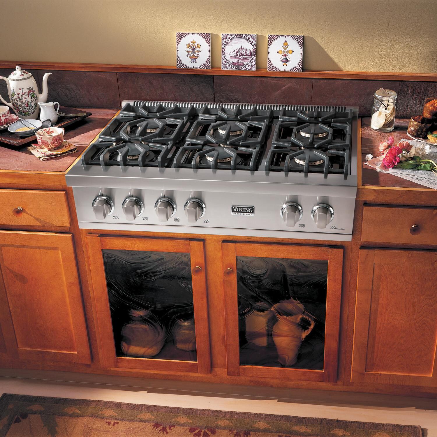 Viking Professional 5 Series 36-Inch 6-Burner Natural Gas Cooktop - Shown Built-In thumbnail