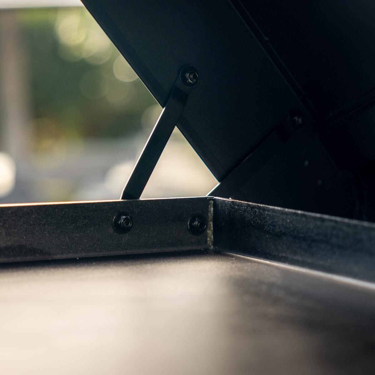 Camp Chef FTG36 36 Inch Gridiron Griddle - Hinge - Detail thumbnail