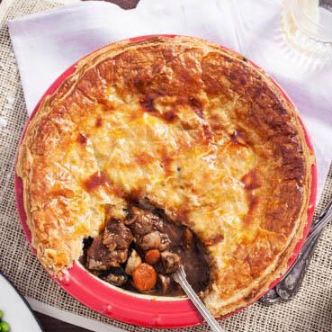 Fornetto Ceramic Deep Dish Pie Pan - Meat Pie thumbnail