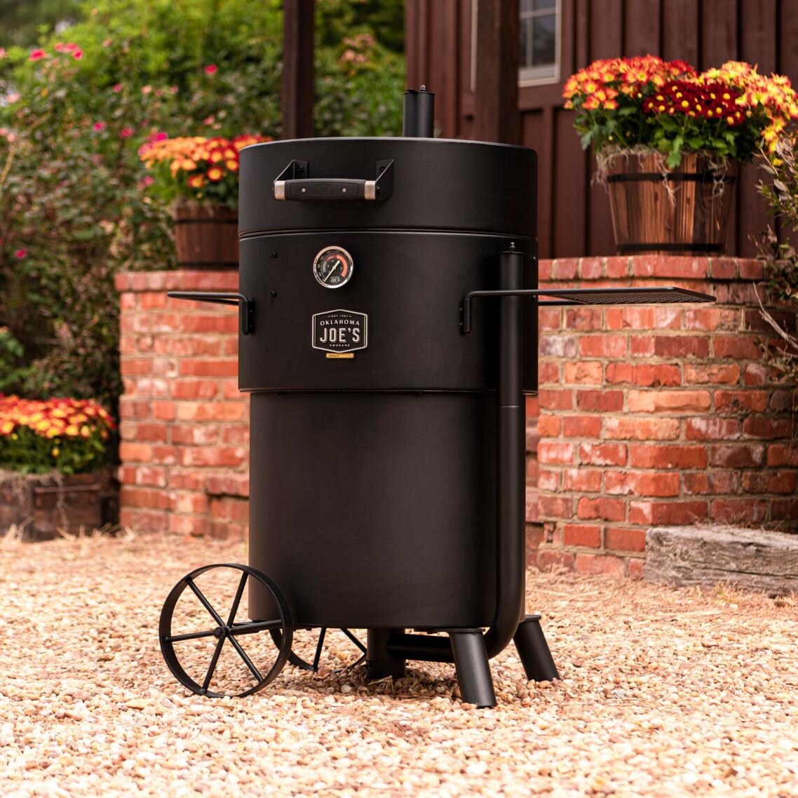 Oklahoma Joe's 19202099 Bronco Pro Drum Smoker - Lifestyle thumbnail