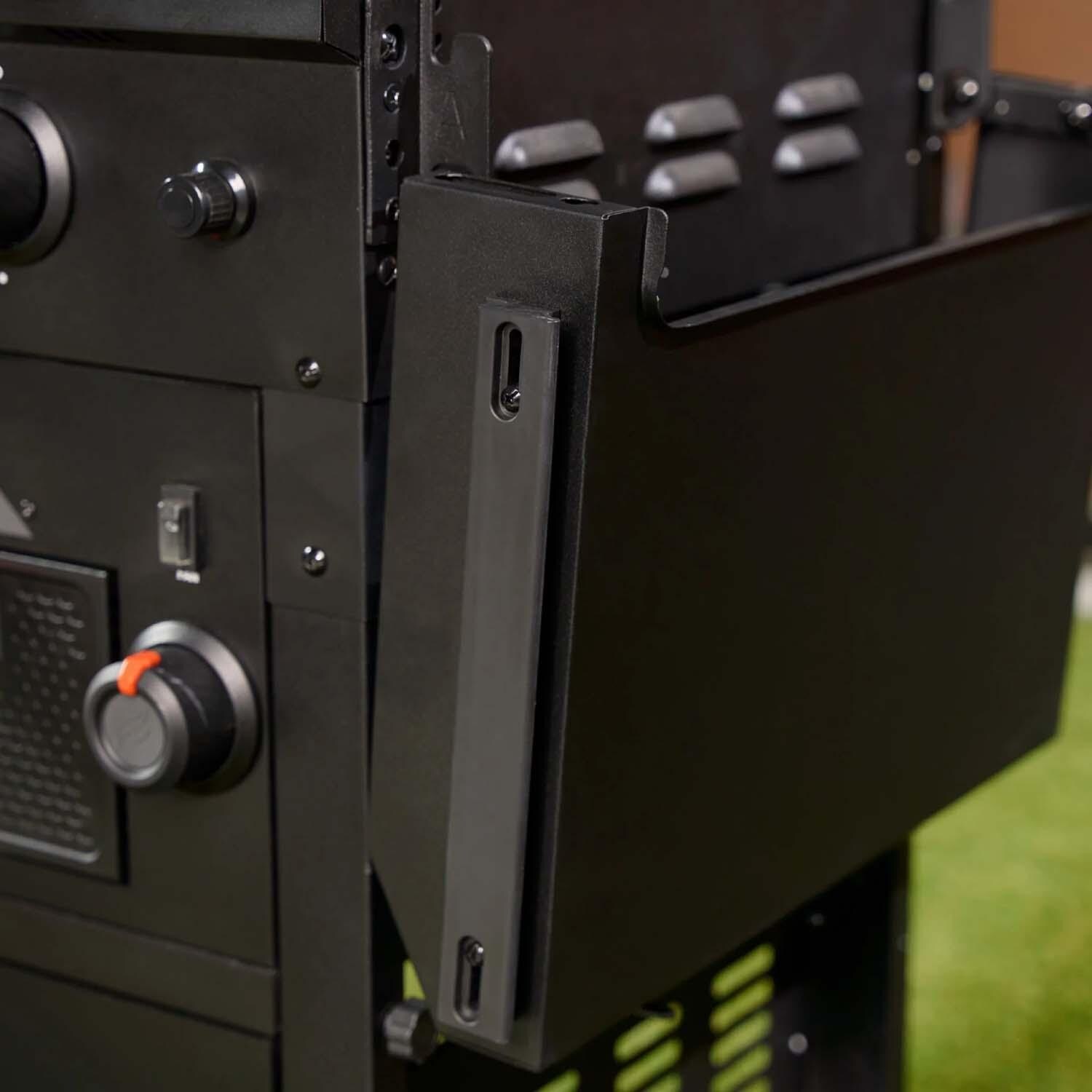 Blackstone 2439 Original 36-in Griddle w/ Airfryer - Side Shelf - Detail thumbnail