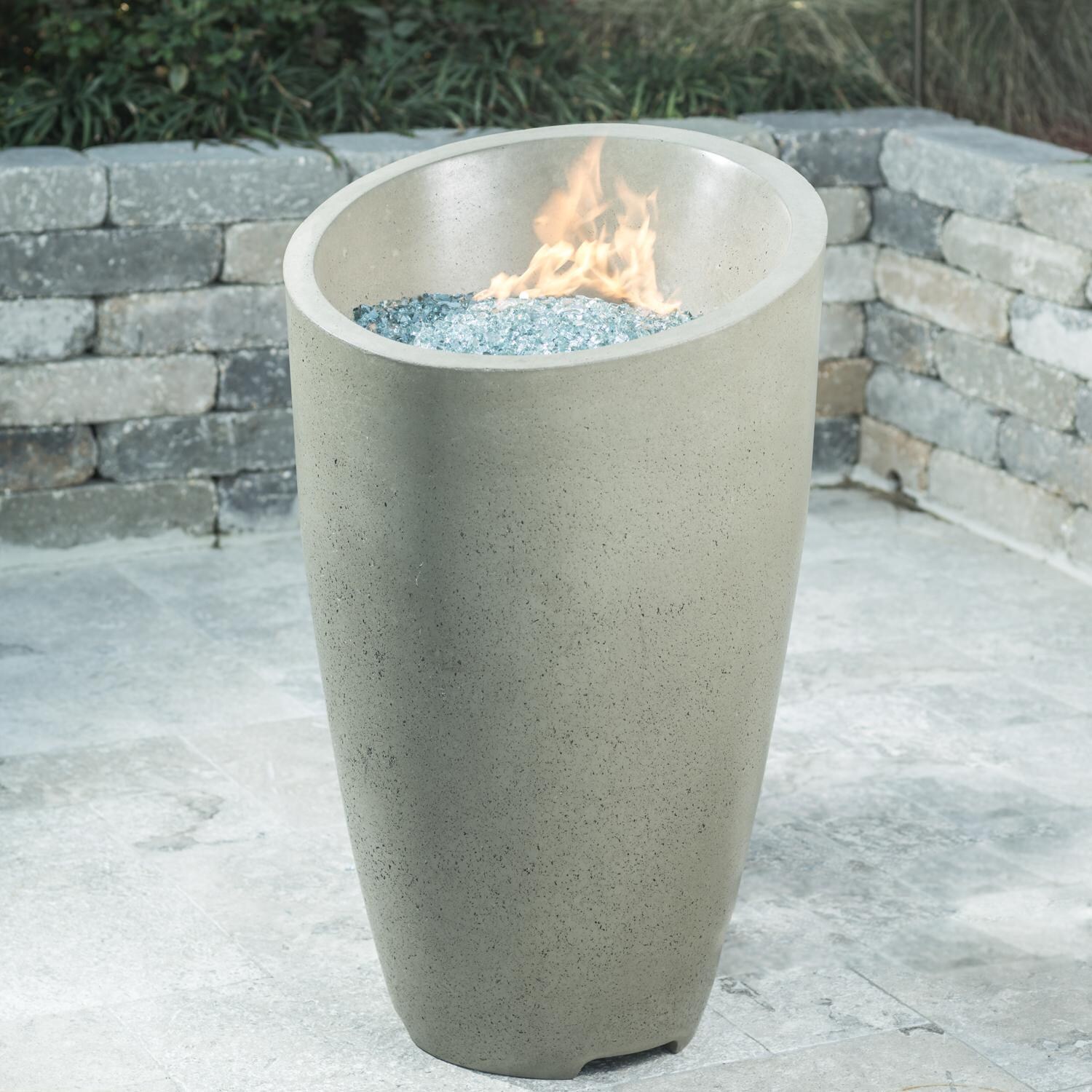 American Fyre Designs Eclipse 23-Inch Fire Urn - Smoke - Lifestyle - Shown With 1/4-Inch Polar Blue Reflective Fire Glass thumbnail