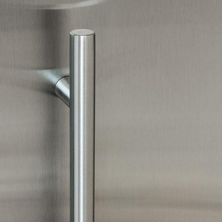 Marvel 15-inch Left Hinge Clear Ice Maker - Stainless Steel - Handle Detail thumbnail