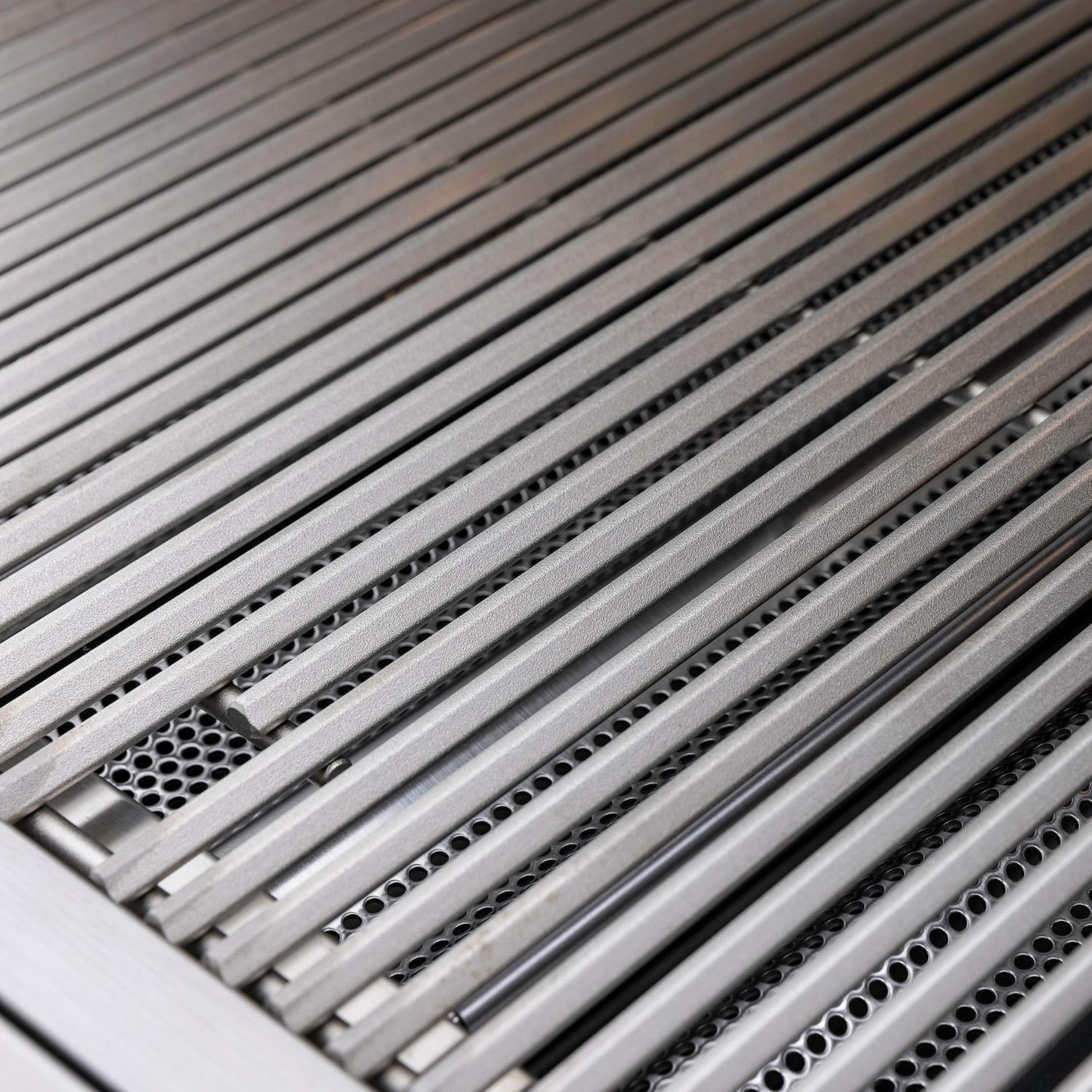 Blaze BLZ-5LTE3-LP Premium LTE+ 40-Inch 5-Burner Propane Grill With Rear Infrared Burner & Lift-Assist Hood  - Cooking Grates - Detail