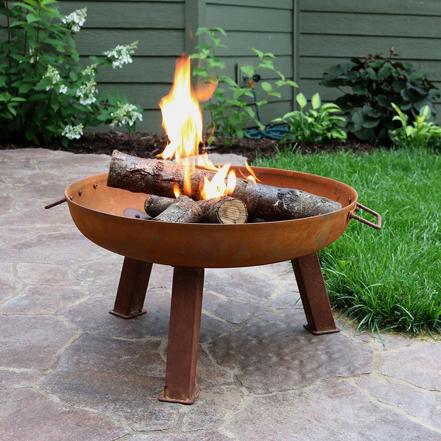 Ultimate Patio RCM-LG620 24 Inch Round Cast Iron Wood-Burning Fire Pit in Rust - Leg Construction - Detail thumbnail
