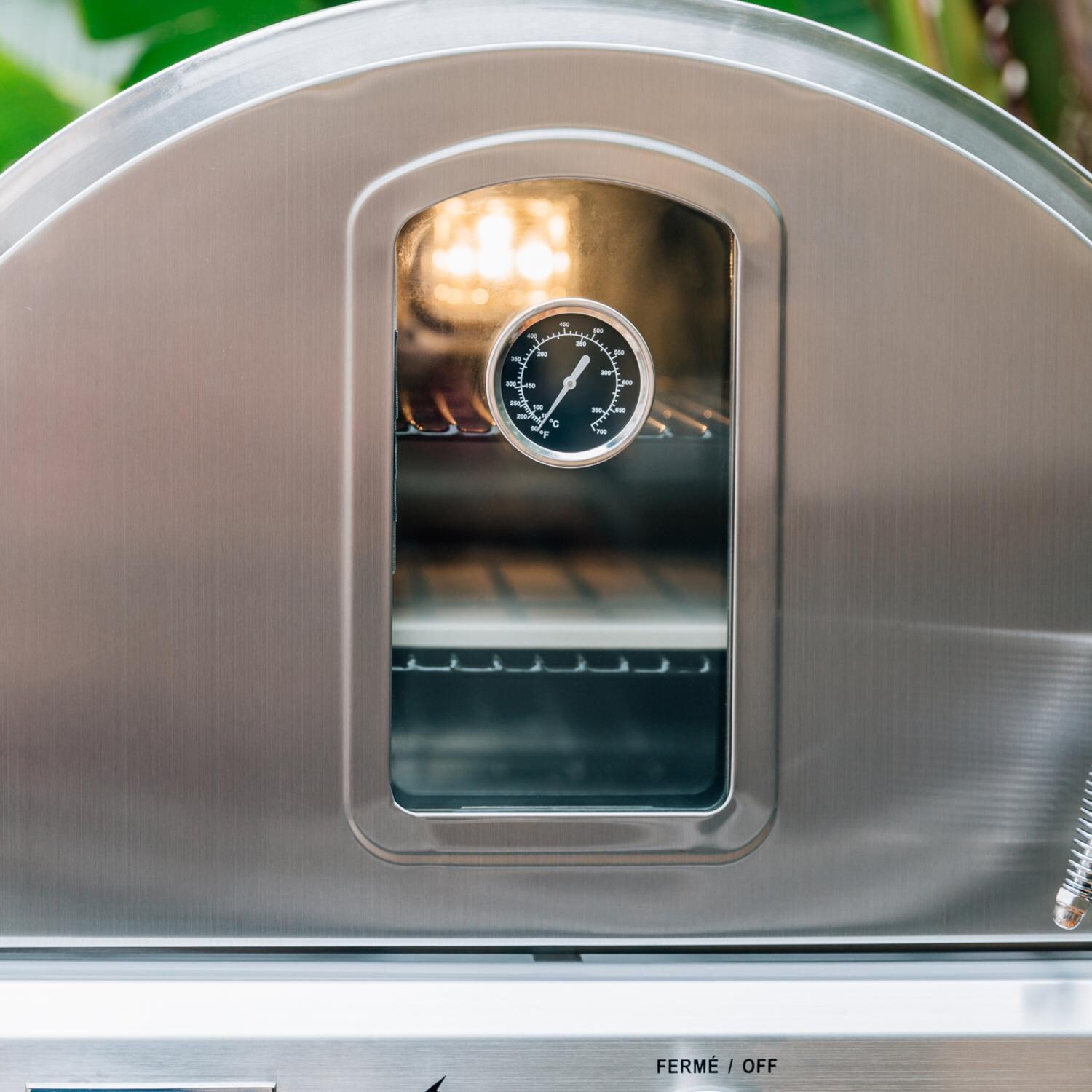 Summerset SS-OVBI-NG Built-In / Countertop Natural Gas Outdoor Pizza Oven - Window And Thermometer Detail thumbnail