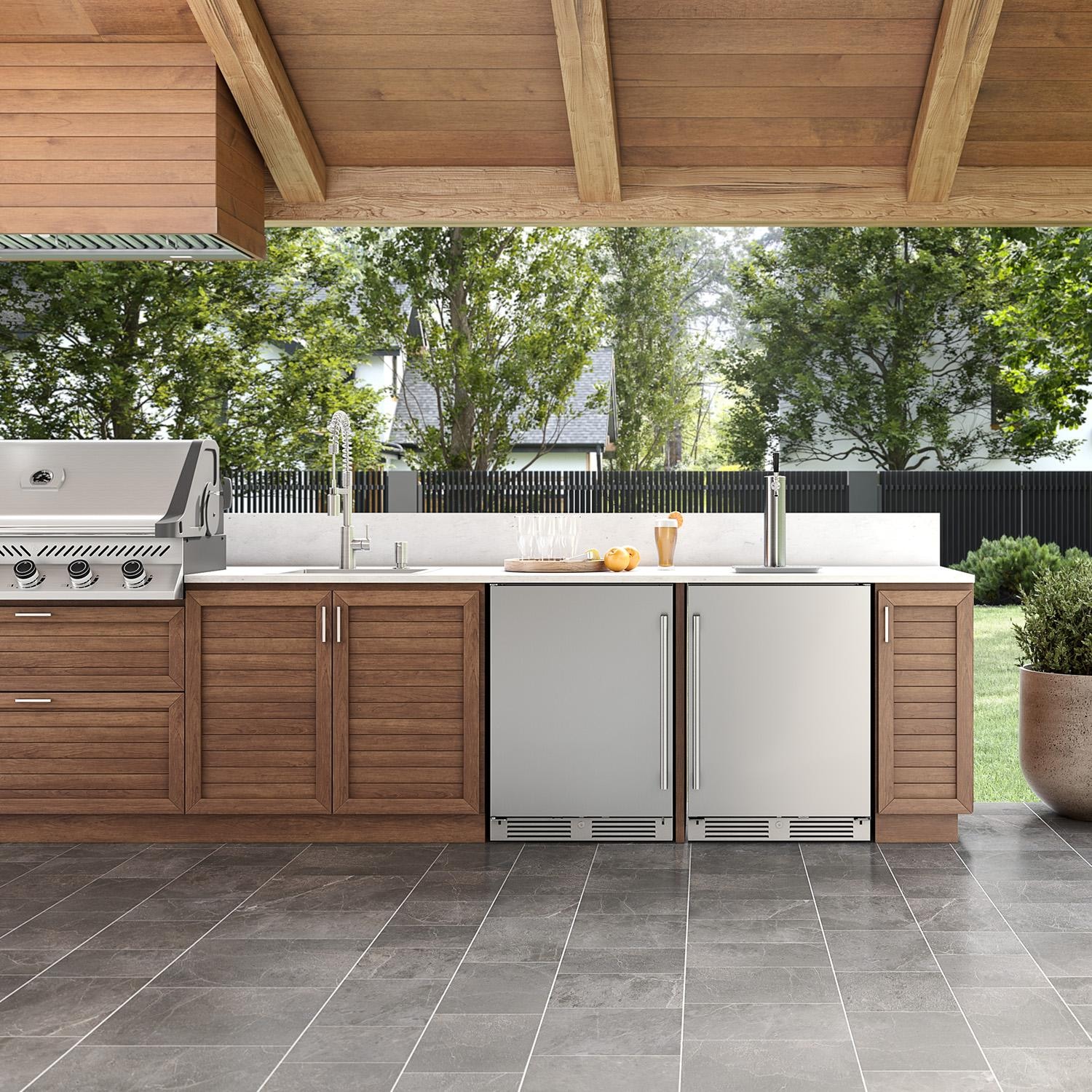 Zephyr PRKB24C01AS-OD Presrv 24 Inch Outdoor Kegerator & Beverage Cooler - Installed - Lifestyle thumbnail