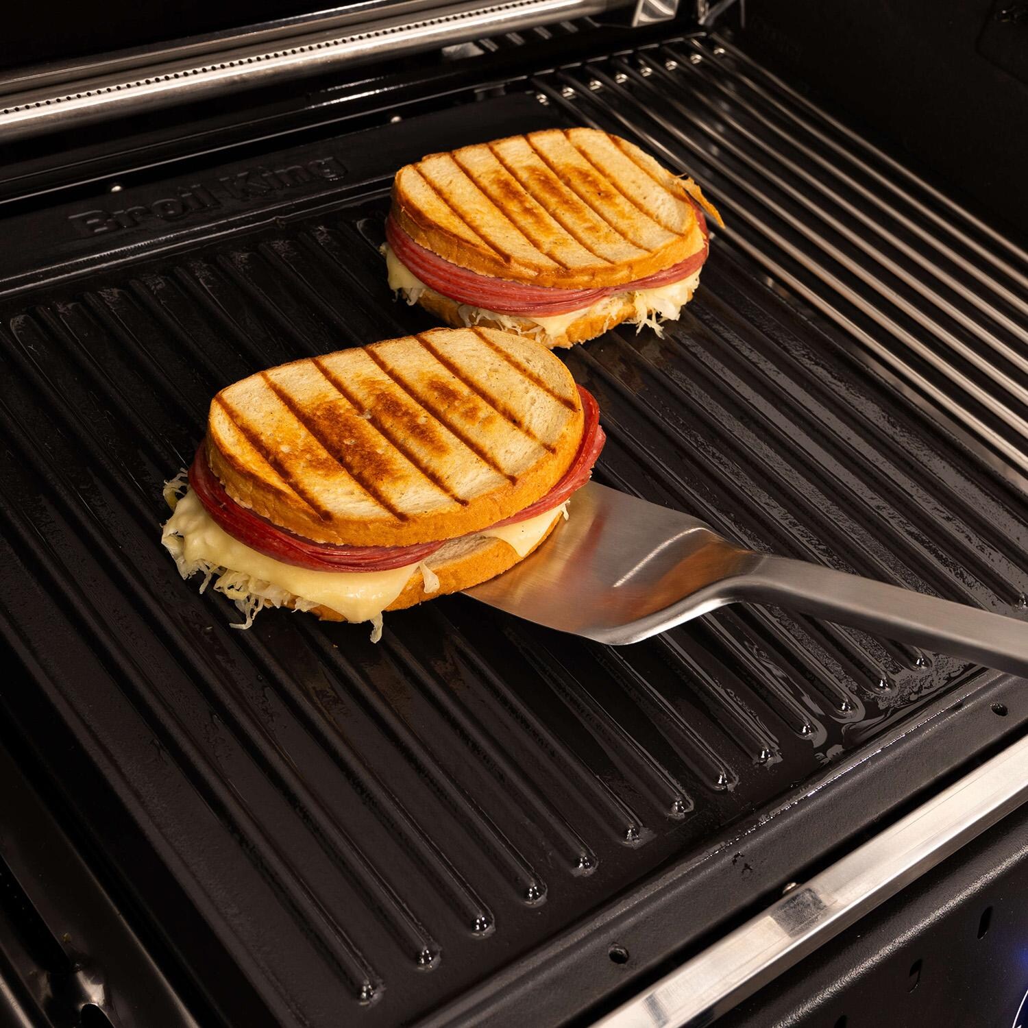 Broil King Porcelain Baron/ Crown Plancha - 11343 - Cooking Grilled Cheese - Lifestyle thumbnail