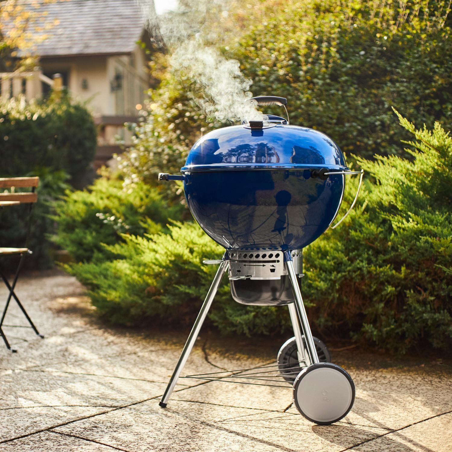 Weber 14516001 22-inch Deep Ocean Blue Charcoal Grill - Lifestyle thumbnail