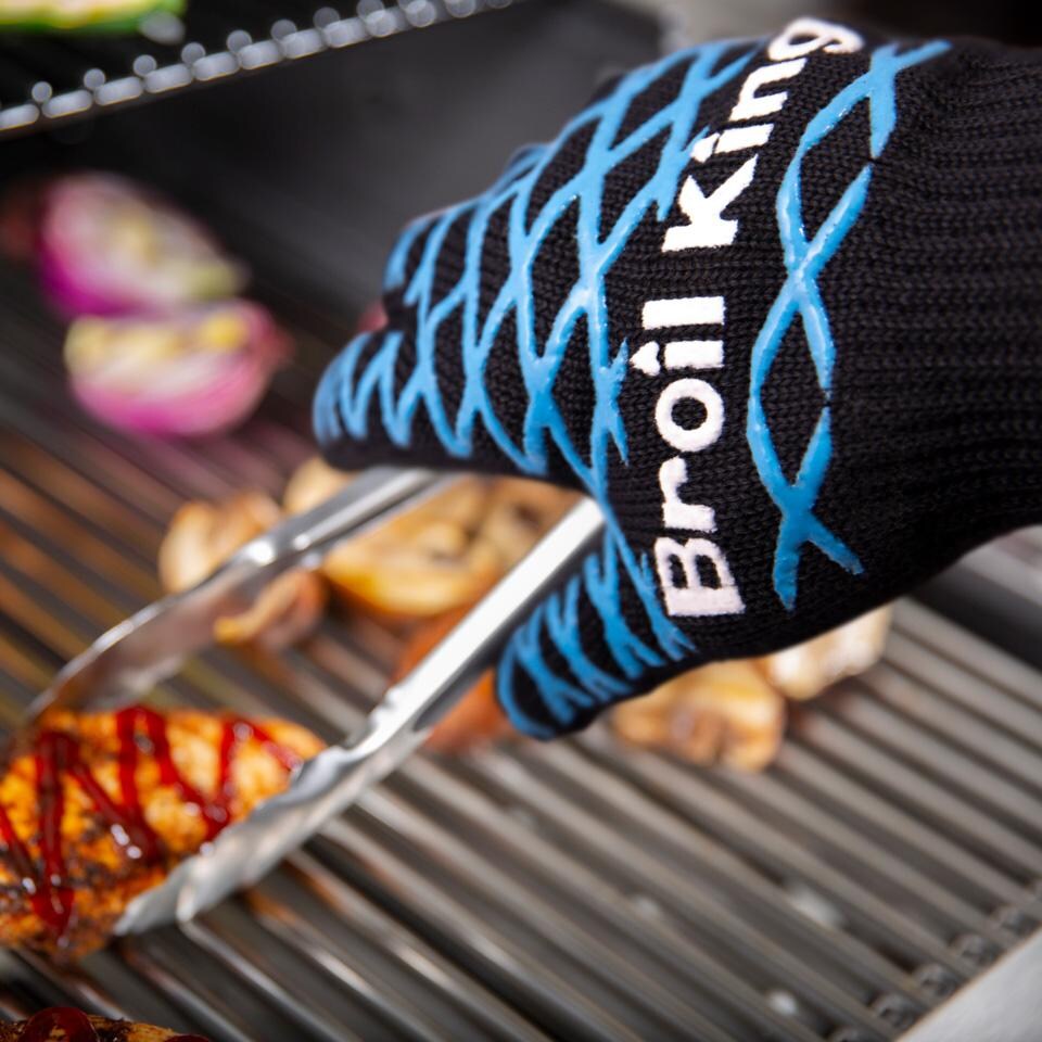 Broil King Single Glove - 60974 - Holding Tongs - Lifestyle thumbnail