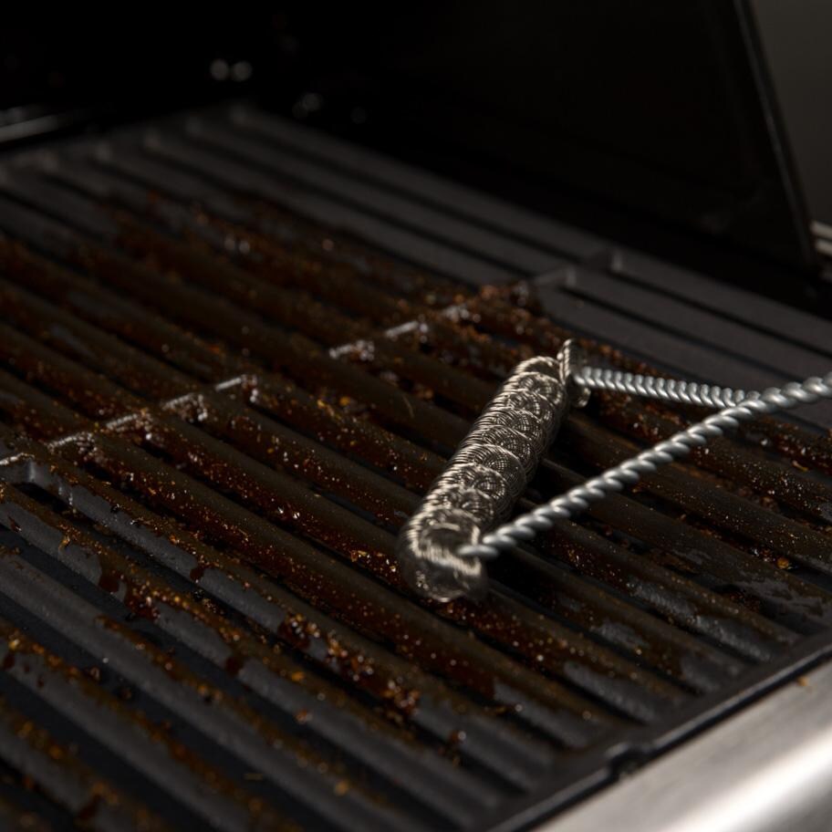 GrillPro Stainless Steel Spiral Grill Brush - 77642 - Cleaning the Grill - Lifestyle thumbnail