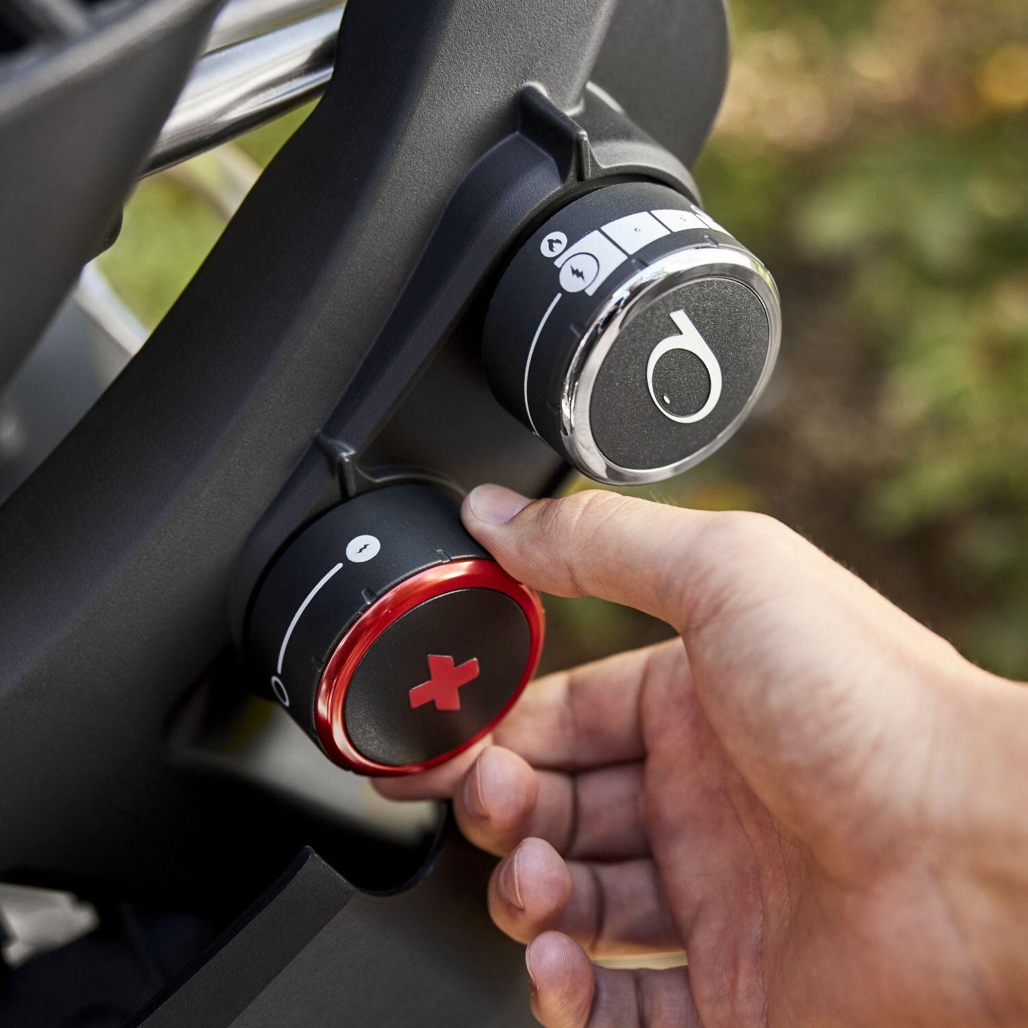 Weber 1500378 Q2800N+ Portable Propane Gas Grill in Charcoal Grey - Sear Burner - Detail thumbnail