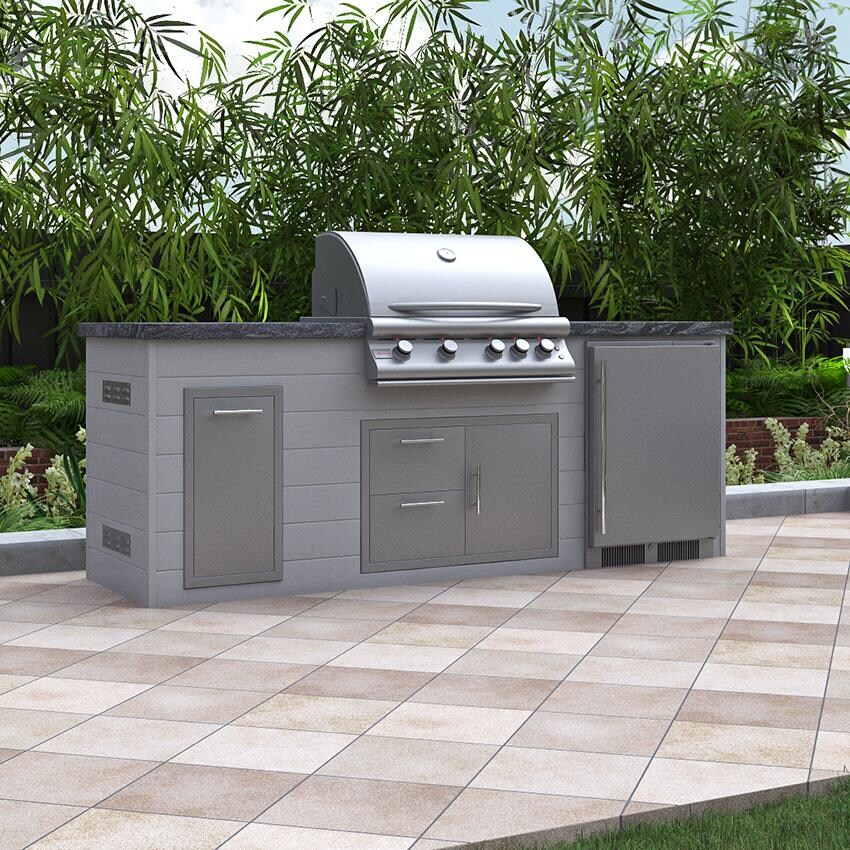 BBQGuys Signature 8ft Luxury Outdoor Island W/ Blaze Premium LTE 32-Inch Natural Gas Grill & Outdoor Rated Refrigerator - Lifestyle thumbnail