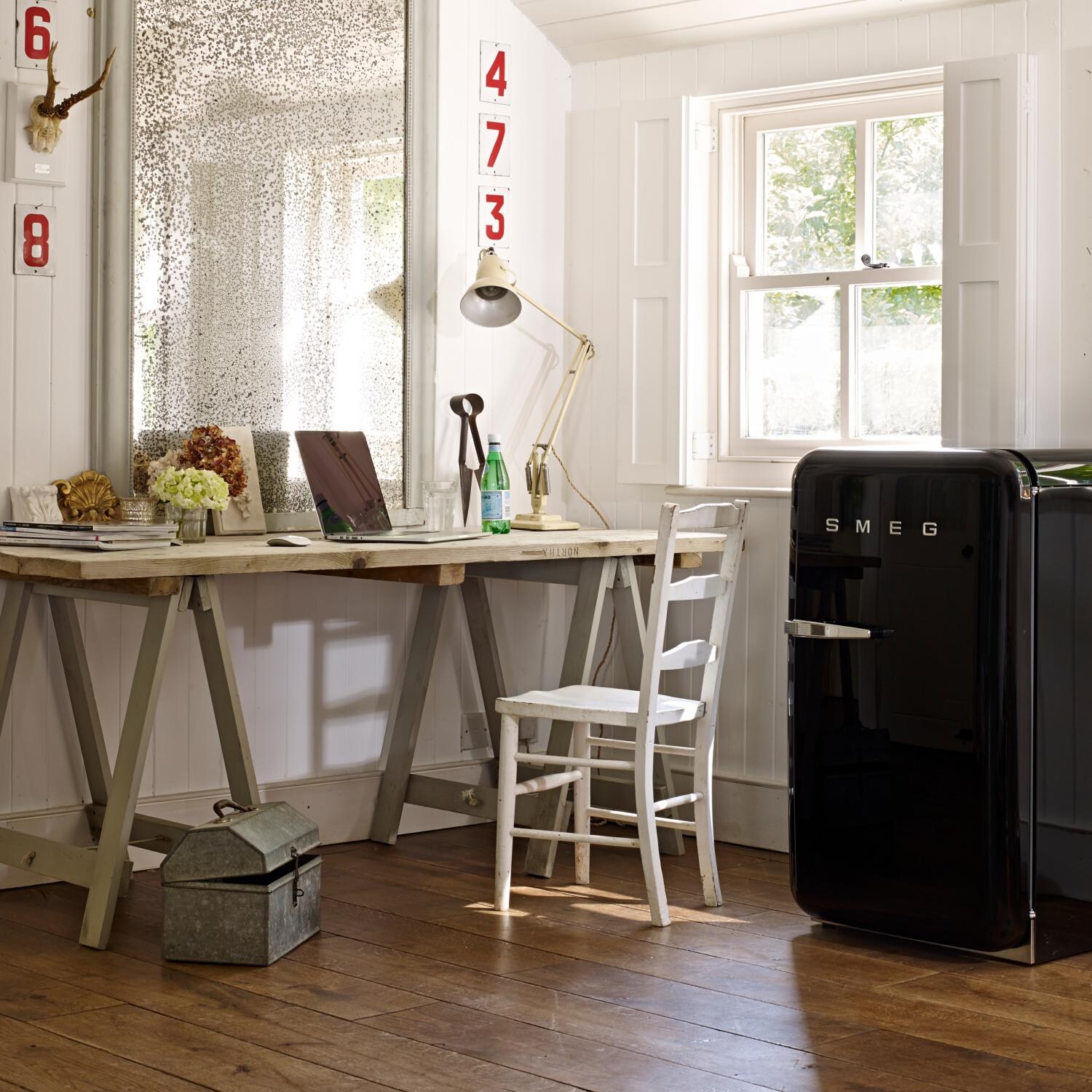 SMEG 1.5 Cu. Ft. Retro Style Black Compact Refrigerator for Any Room of the Home - FAB5URNE thumbnail