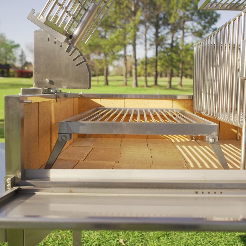 Tagwood BBQ 26 Inch Argentine Santa Maria Wood Fire & Charcoal Grill - Interior - Detail thumbnail