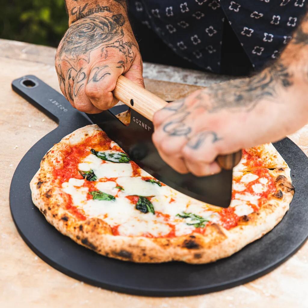Gozney AD1598 Pizza Peel & Server - Standard - Lifestyle thumbnail