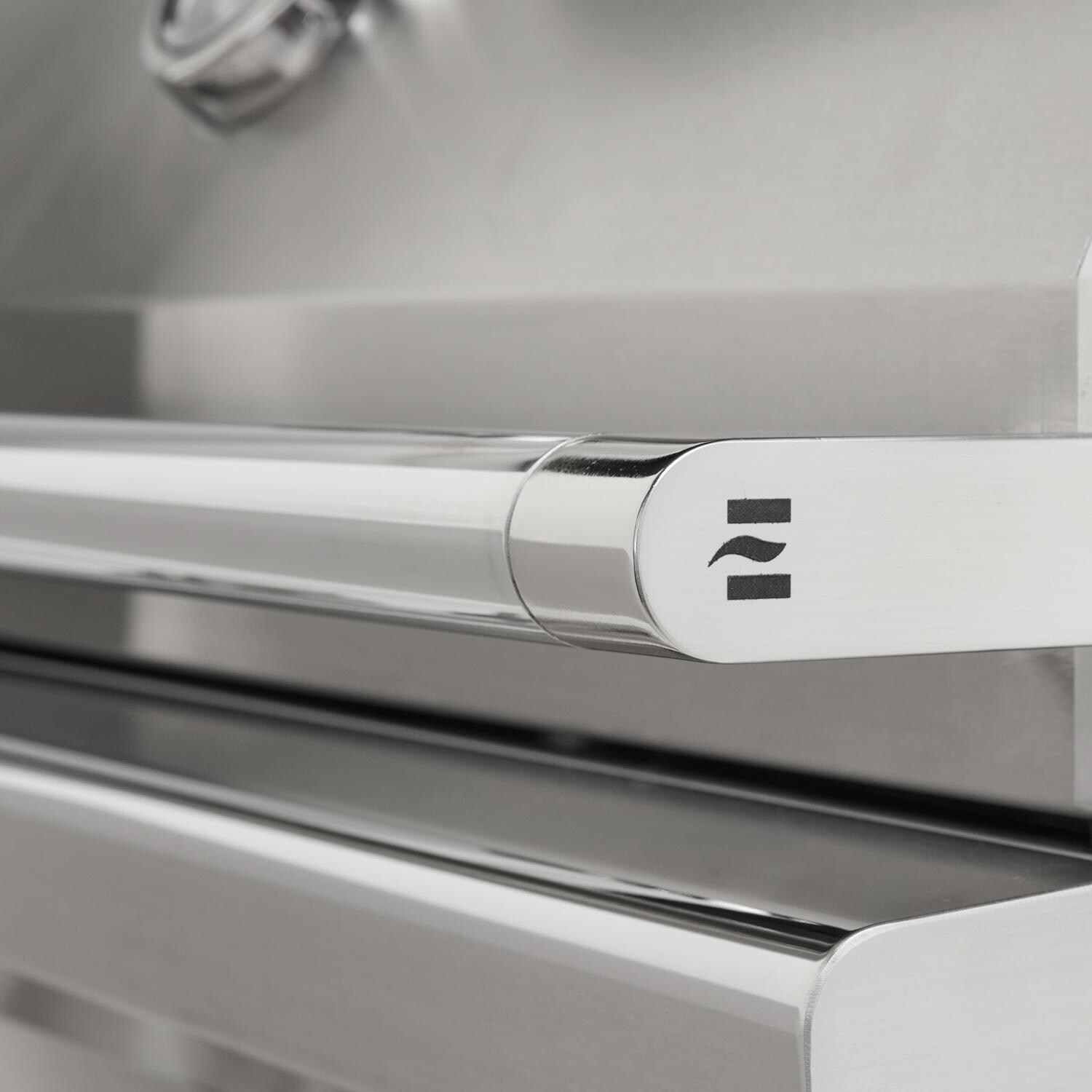 Coyote Outdoor Living 30 Inch C-Series Freestanding Propane Grill - Handle - Detail