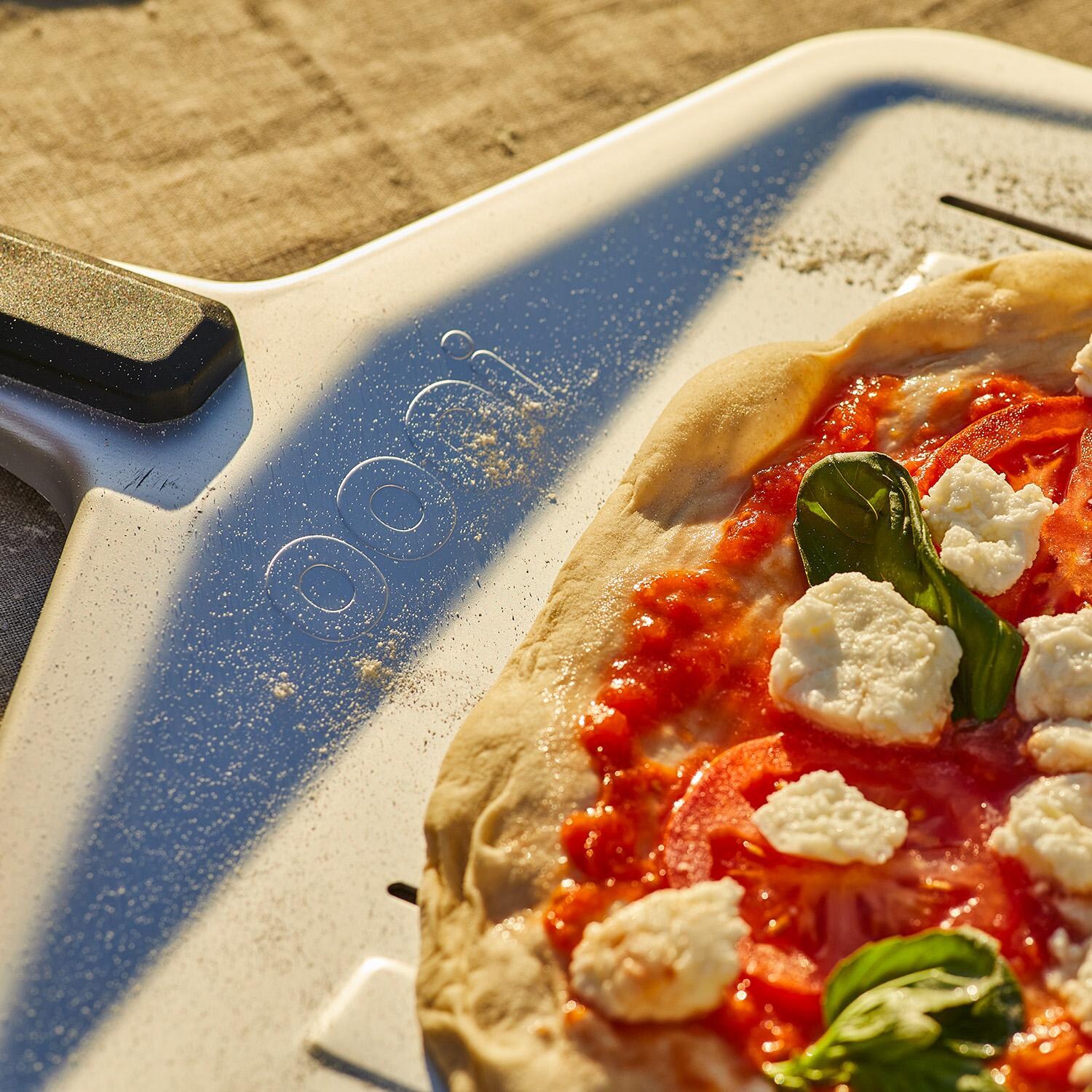 Ooni UU-P06401 12-Inch Perforated Pizza Peel - Logo thumbnail