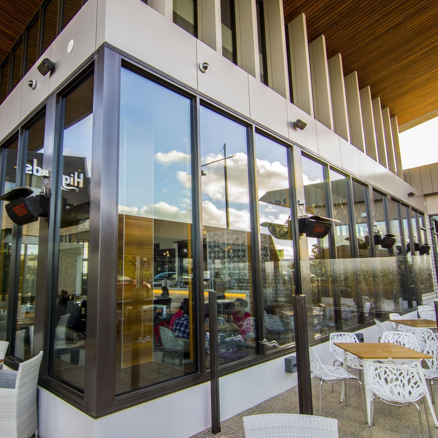 Bromic Tungsten 500 Smart-Heat Patio Heater - Commercial Outdoor Dining Corner View thumbnail