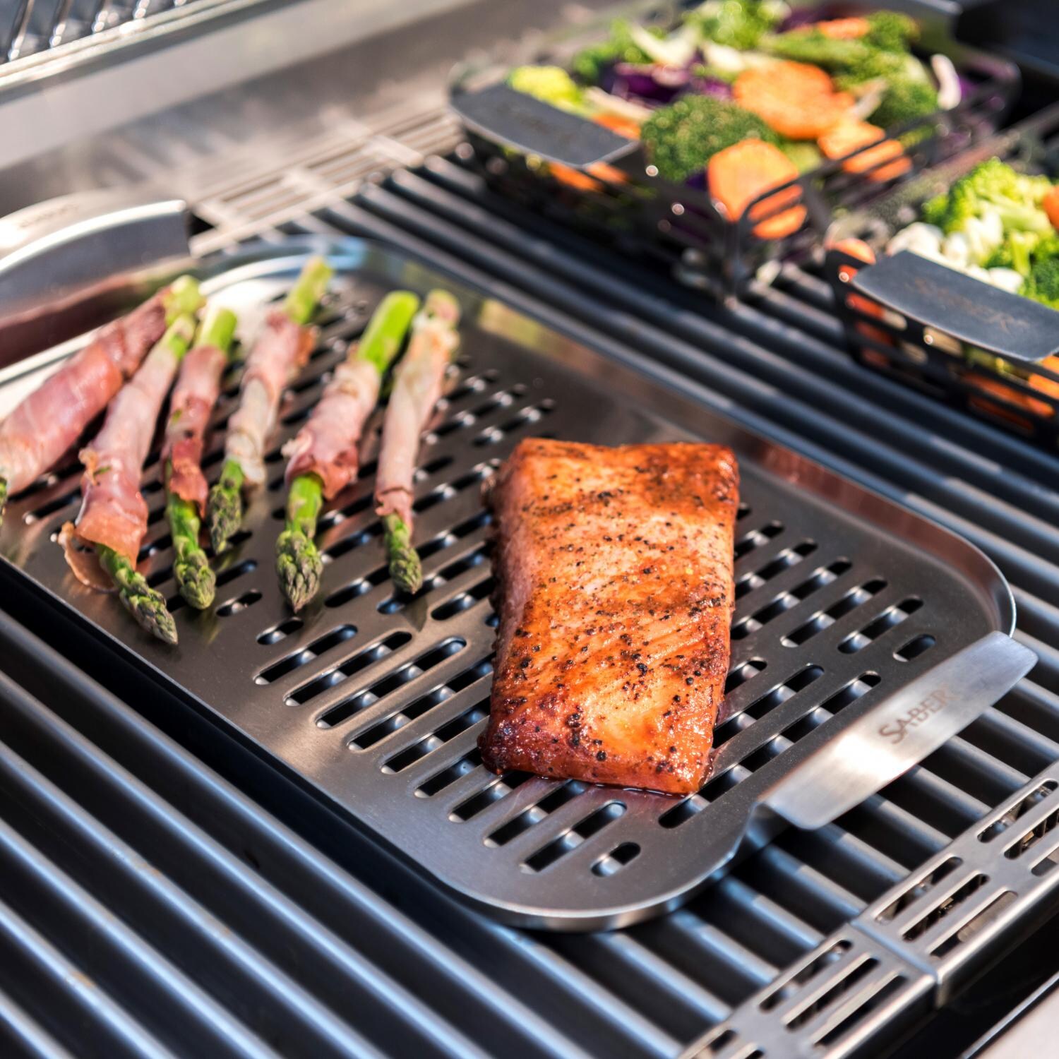 Saber Stainless Steel Steamer Tray With Food thumbnail