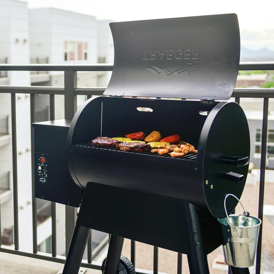 Traeger Bronson 20 Pellet Grill On Cart thumbnail