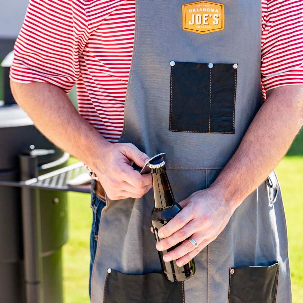 Oklahoma Joe's 9976646R06 Smoking Apron - Bottle Opener - Detail thumbnail