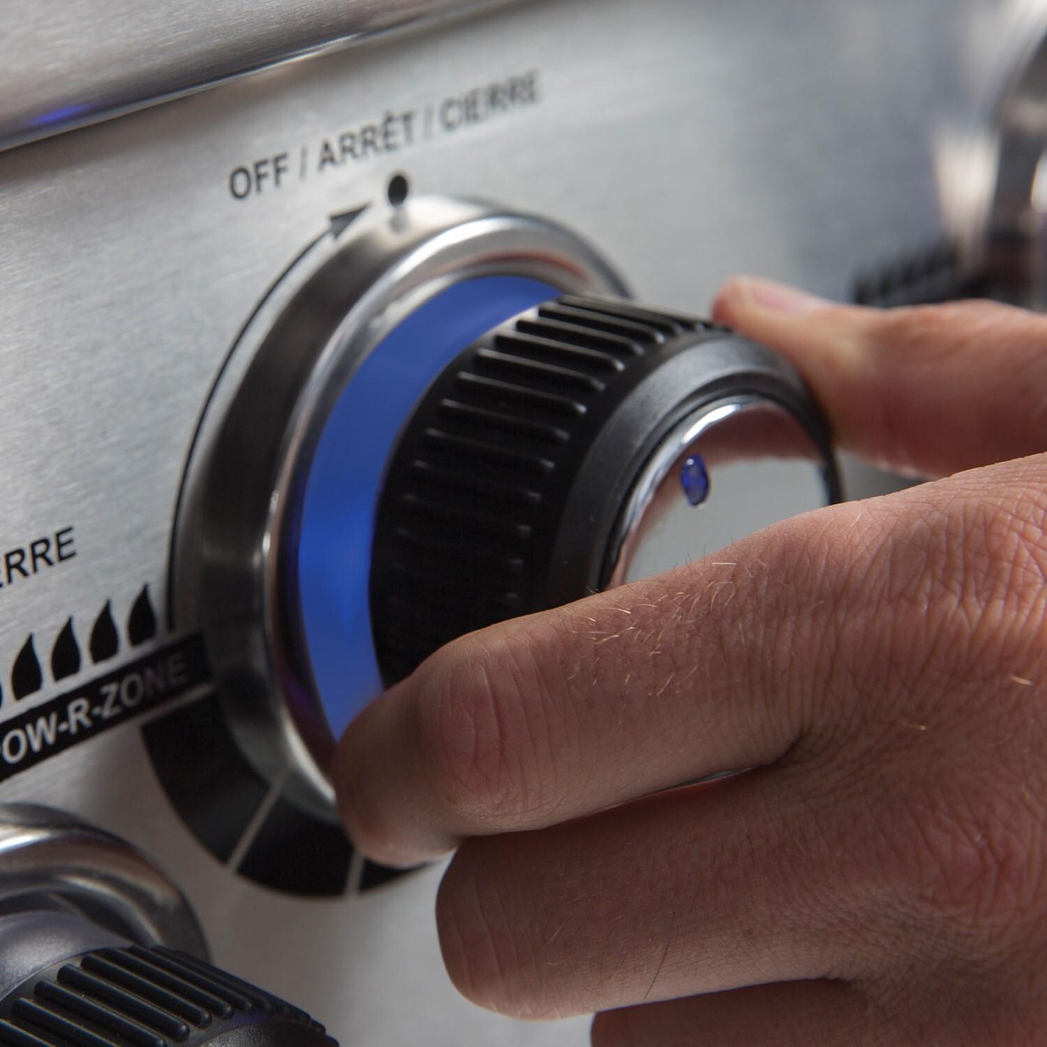 Broil King 956317 Regal S420 Pro 25-Inch Natural Gas Grill -Light Up Knobs - Detail thumbnail