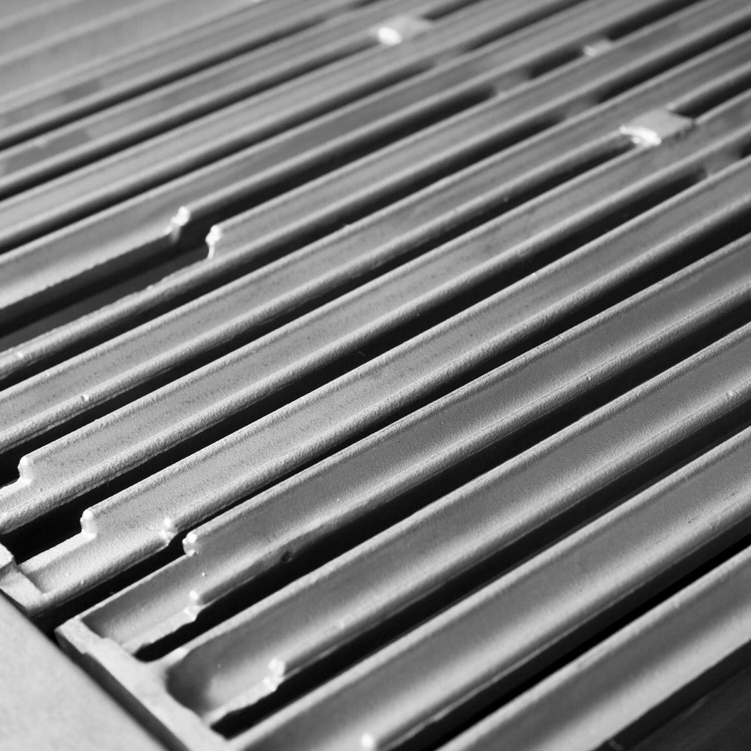 Broil King 698787 Imperial QS 590 Built-In Natural Gas Grill -  Cooking Grid Reverse Close-up - Detail thumbnail