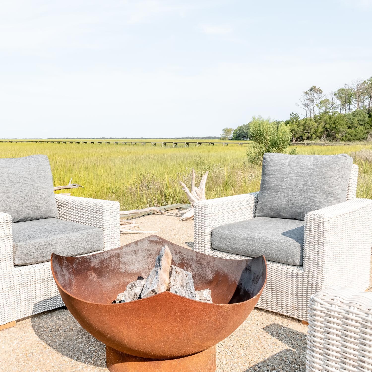 Teak + Table Oyster Bay Club Chair in Carbon - Lifestyle thumbnail