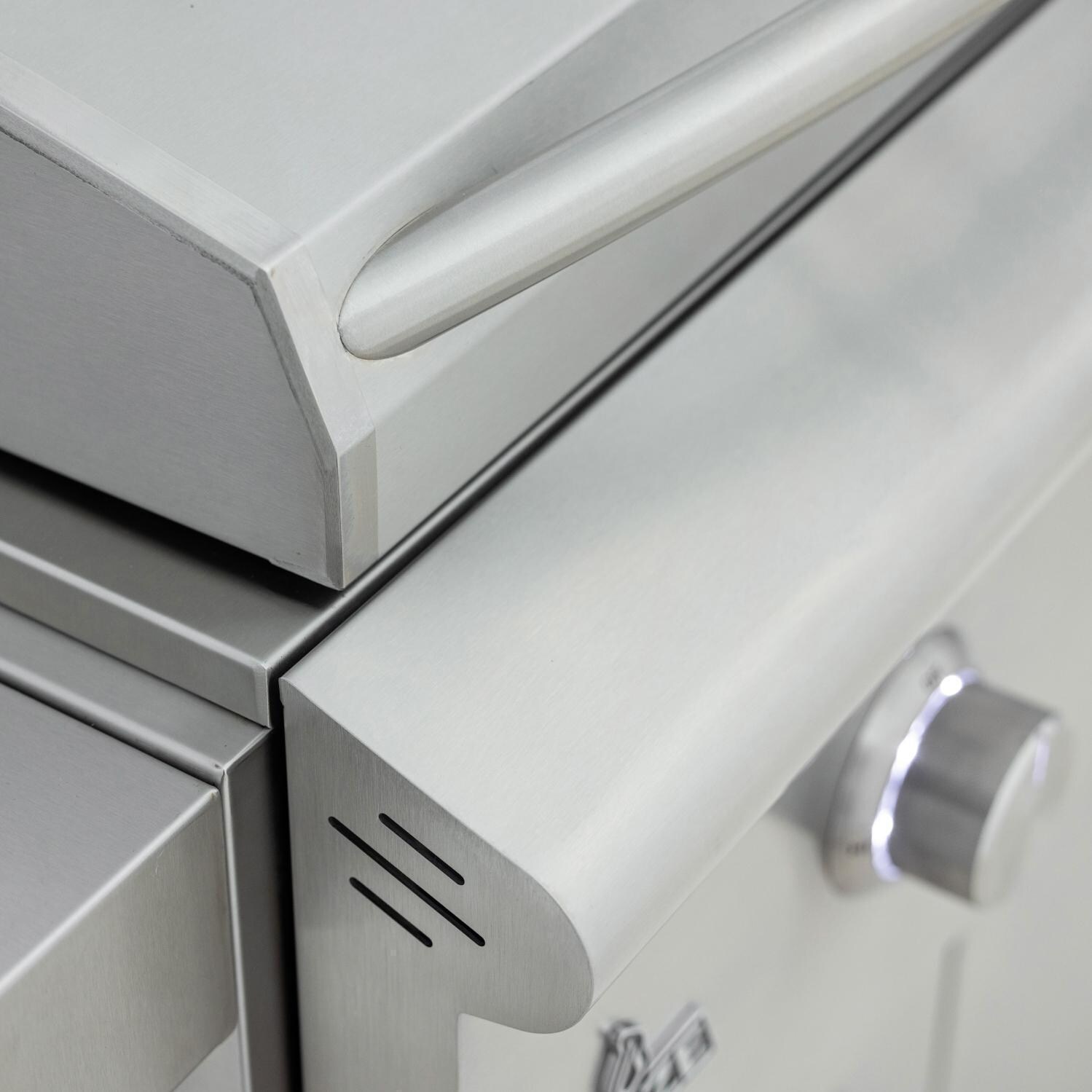 Blaze BLZ-GRIDDLE-LTE3-LP Propane Griddle - Handle - Detail thumbnail