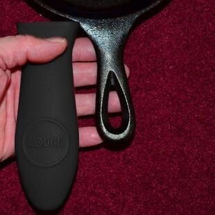 Lodge Silicone Hot Handle Holder thumbnail