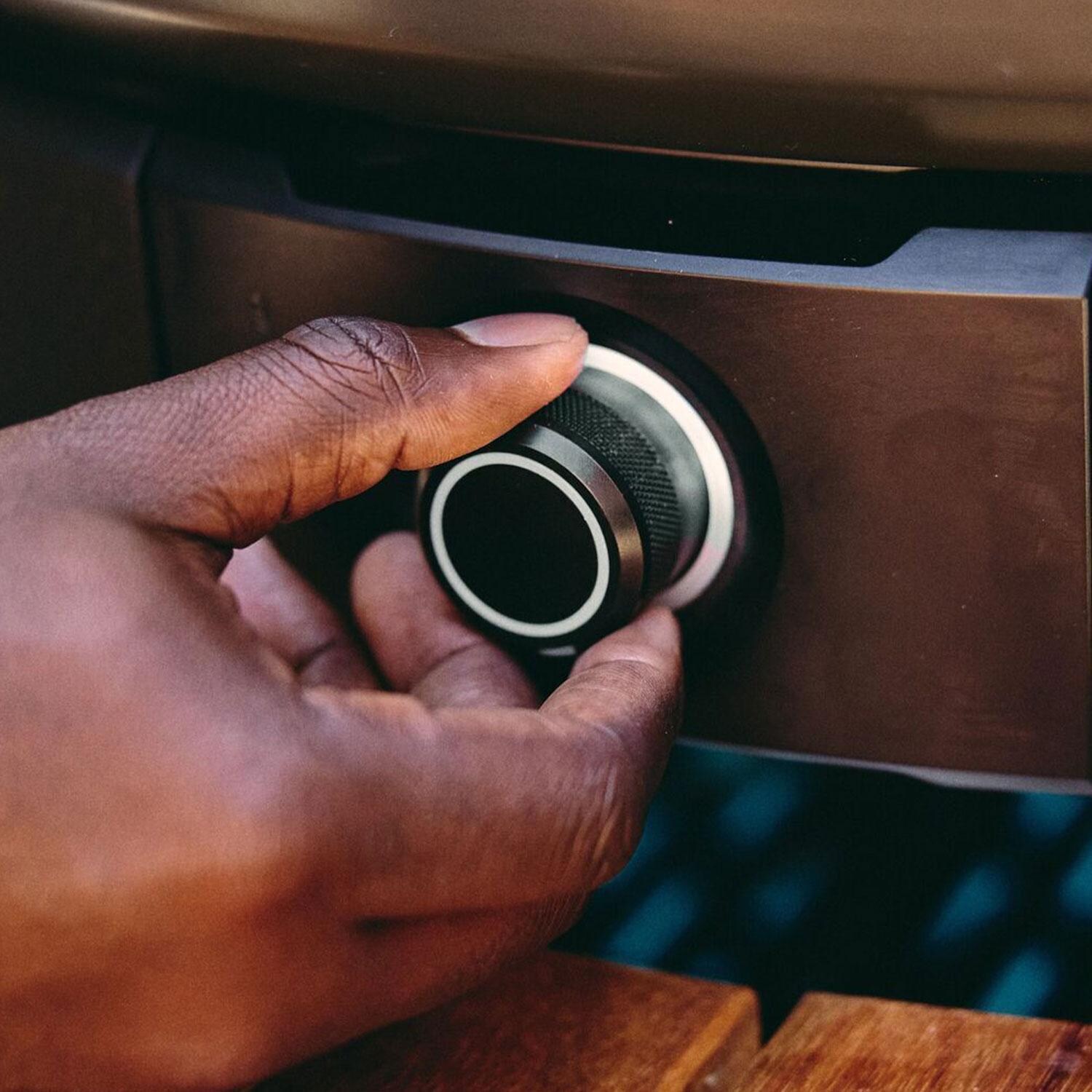 Gozney GMPOBUS1625 Dome Gen 2 Propane Pizza Oven - Off Black - Knob - Lifestyle thumbnail