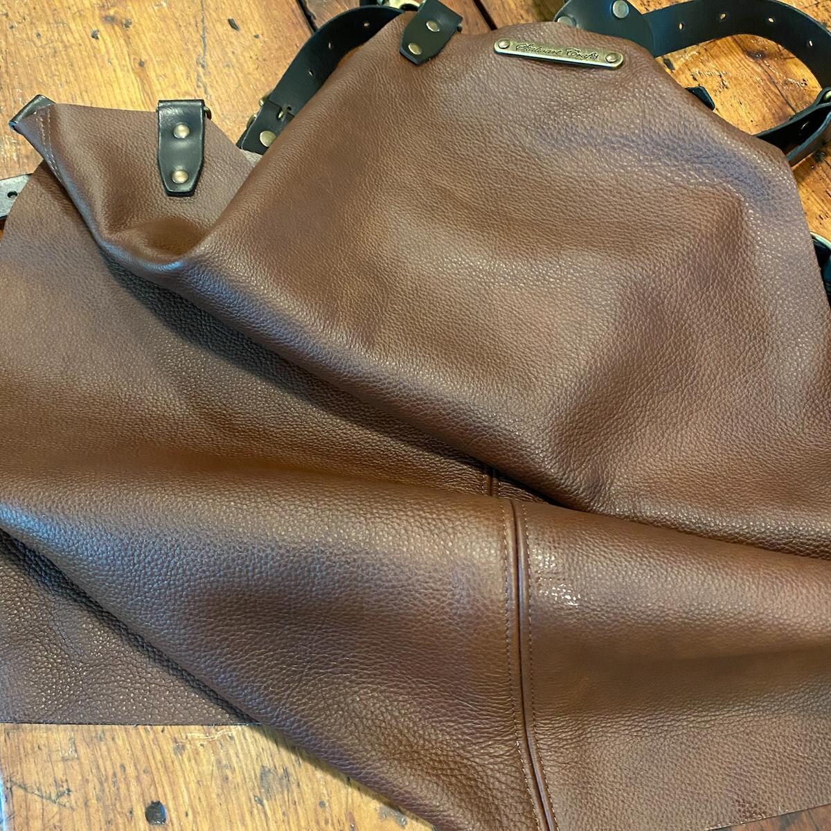 Stalwart Crafts 4410.L.D Deluxe Brown Leather Cross Strap Apron - Leather - Detail thumbnail