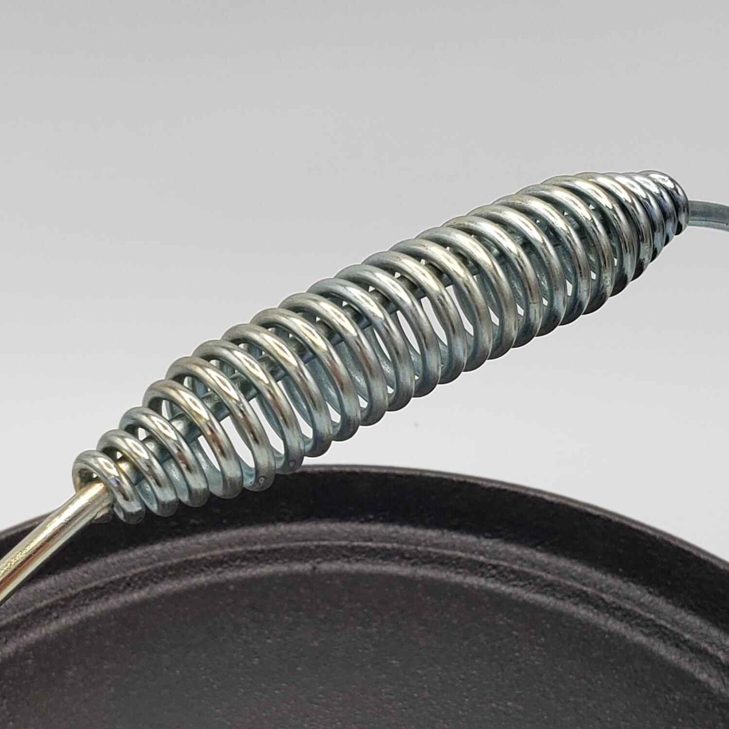 BBQ Dragon BBQD200 4-Quart Heavy Duty Cast Iron Dutch Oven - Coiled Handle thumbnail