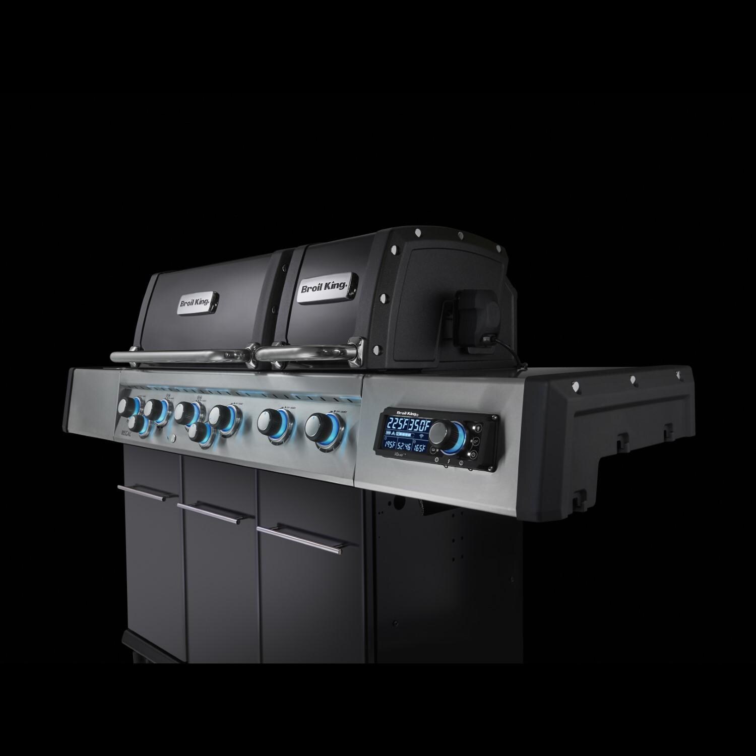 Broil King 689247 Regal Q 690 Pro IR Natural Gas Grill - Glamour Blue Knobs - Detail thumbnail
