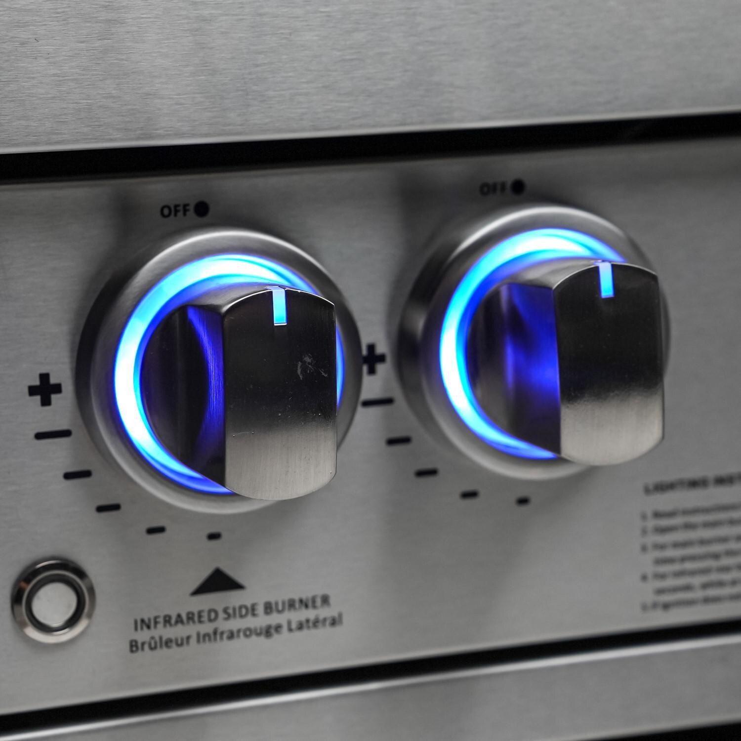 Mont Alpi MAi805-DFC Deluxe Propane Gas Island Grill W/ Refrigerator Cabinet - Control Knobs - Detail