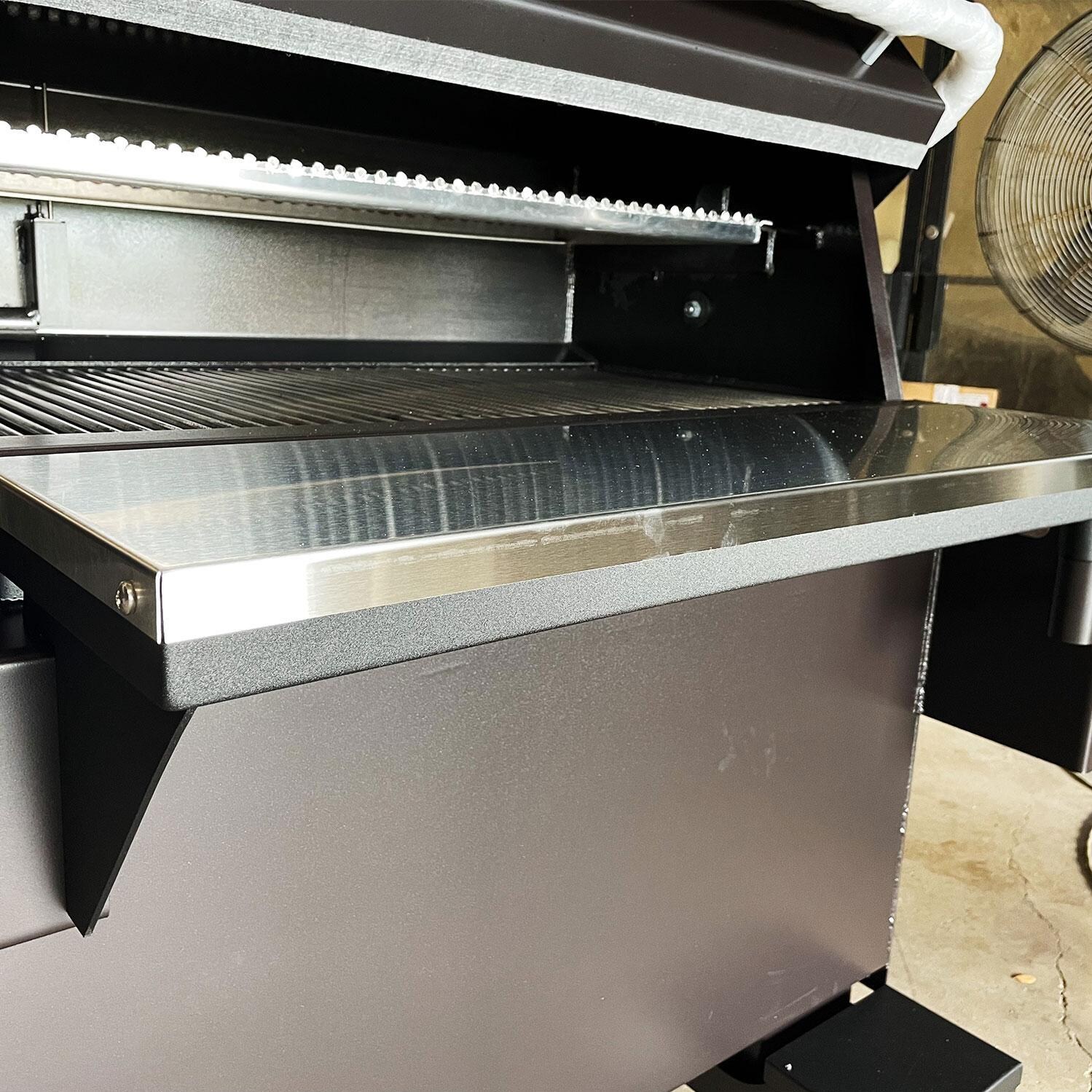 KANDO Gear CHMP Champ Pellet Grill - Front Shelves - Detail thumbnail