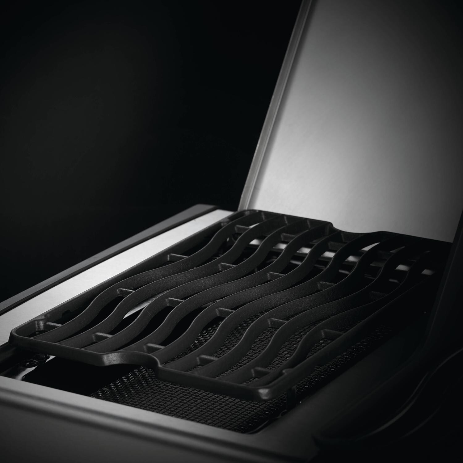 Napoleon RSE525RSIBPSS-1 Rogue SE 525 RSIB Propane Gas Grill with Infrared Rear Burner and Infrared Side Burner - Stainless Steel - Large Infrared Sizzle Zone Side Burner thumbnail