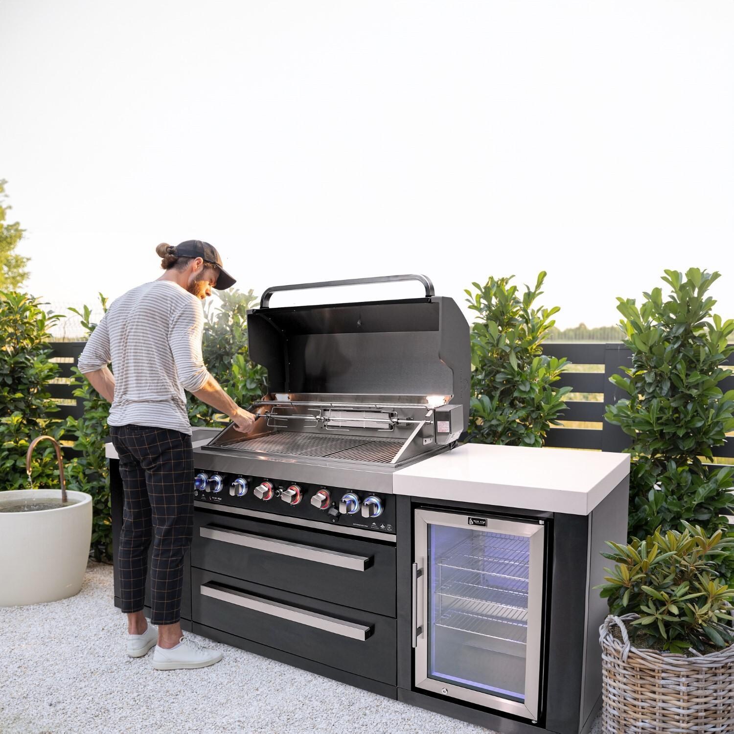 Mont Alpi Black Series Ft Natural Gas Outdoor Kitchen Island w