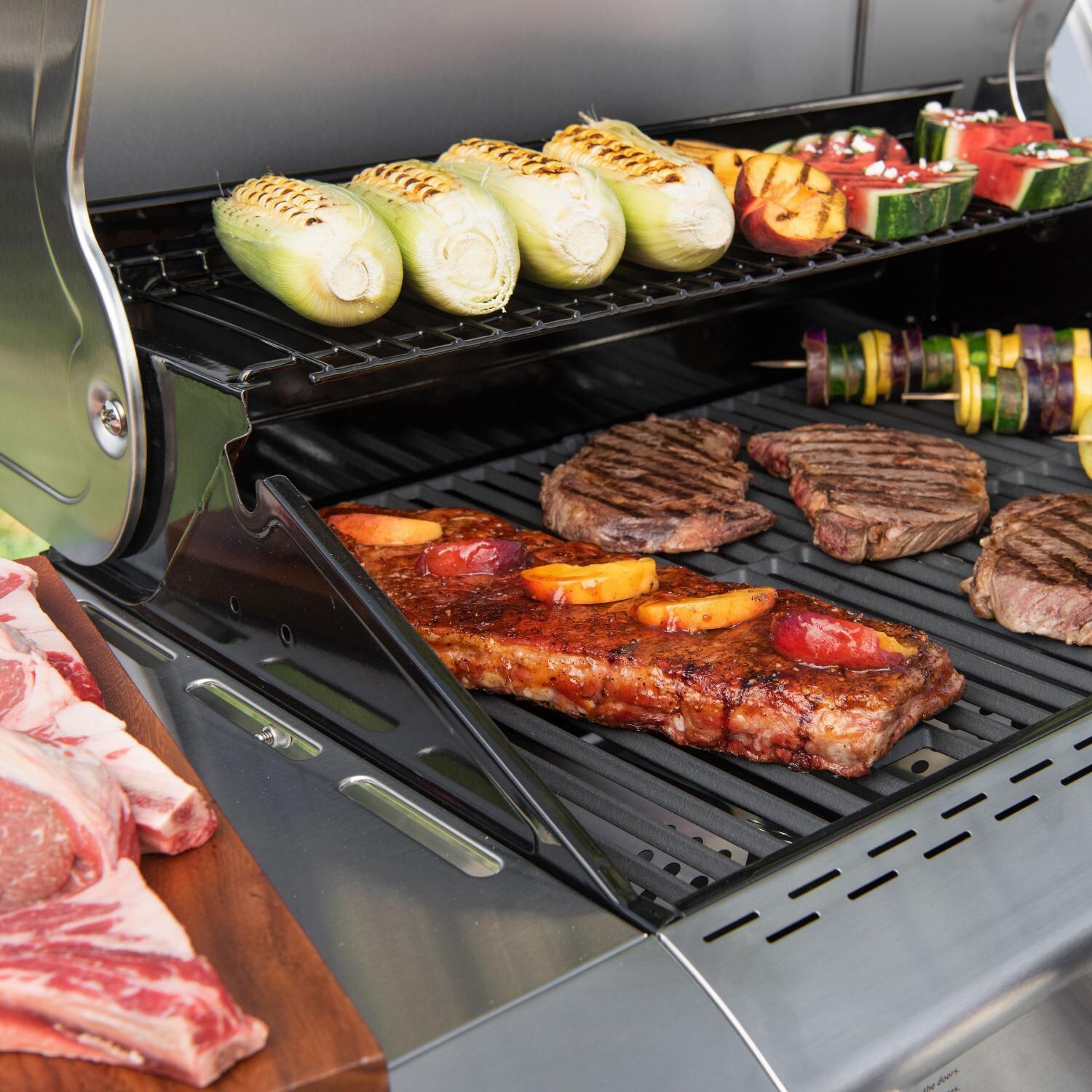 Nexgrill - 720-0958AE - Deluxe 27-Inch Propane Gas Grill On Cart With Infrared Side Burner - Closeup On Food thumbnail