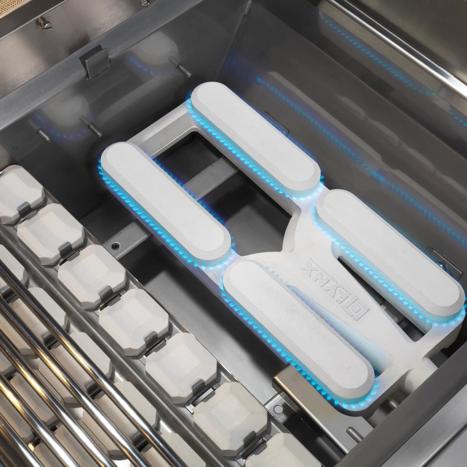 Lynx Professional Ceramic Burner In Grill - Detail