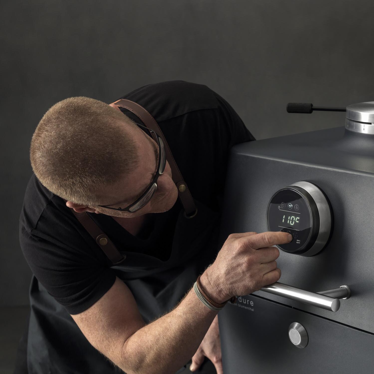 Everdure HBCE4KGUS 4K 21-Inch Charcoal Grill & Smoker - Touchscreen Control thumbnail